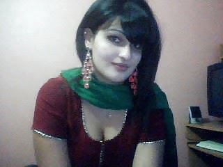 Paki Indian boobs cleavage hot 
 #32405464