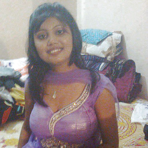 Paki Indian boobs cleavage hot 
 #32405497