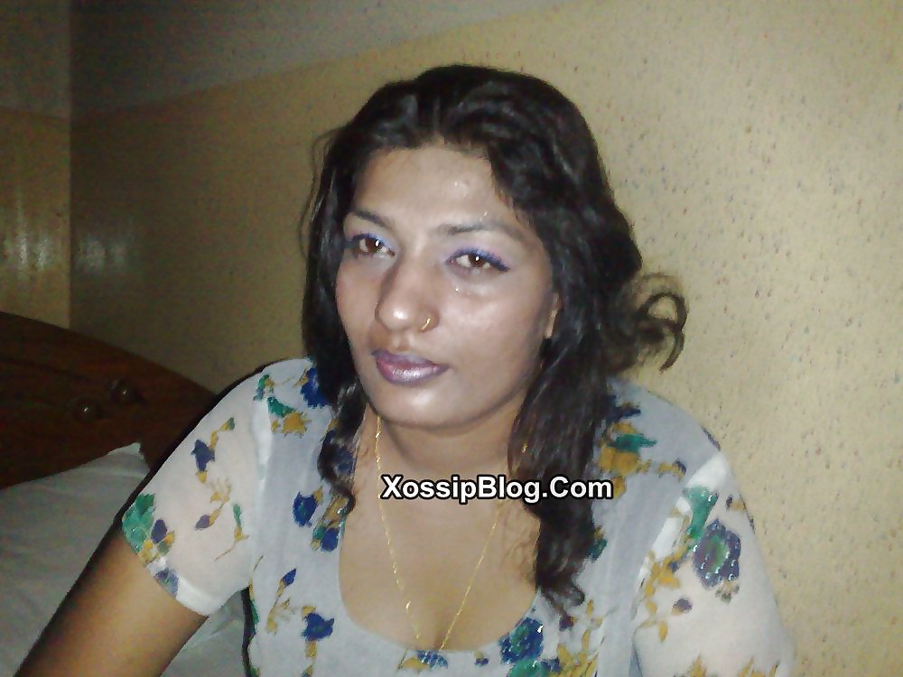 Desi Indien Salope De Gros Seins Et La Chatte #31756083