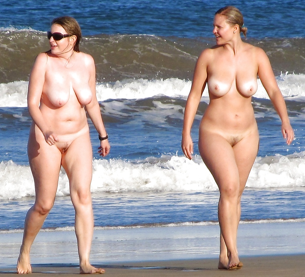 Sexy Chubby Girls on the Beach #38953788