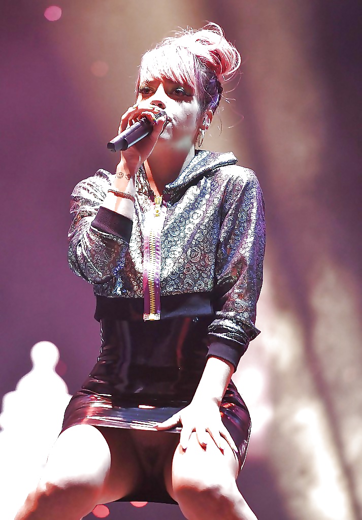 Public exposure #68 #30052634