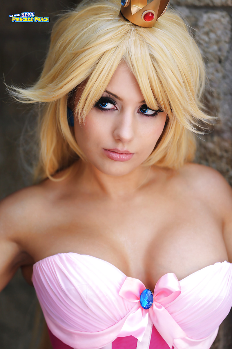 Cosplay principessa peach (nintendo) aka principessa cagna
 #32807121