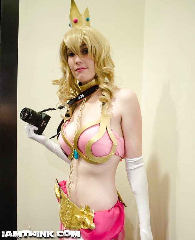 Cosplay Prinzessin Pfirsich (nintendo) Alias Prinzessin Hündin #32807207