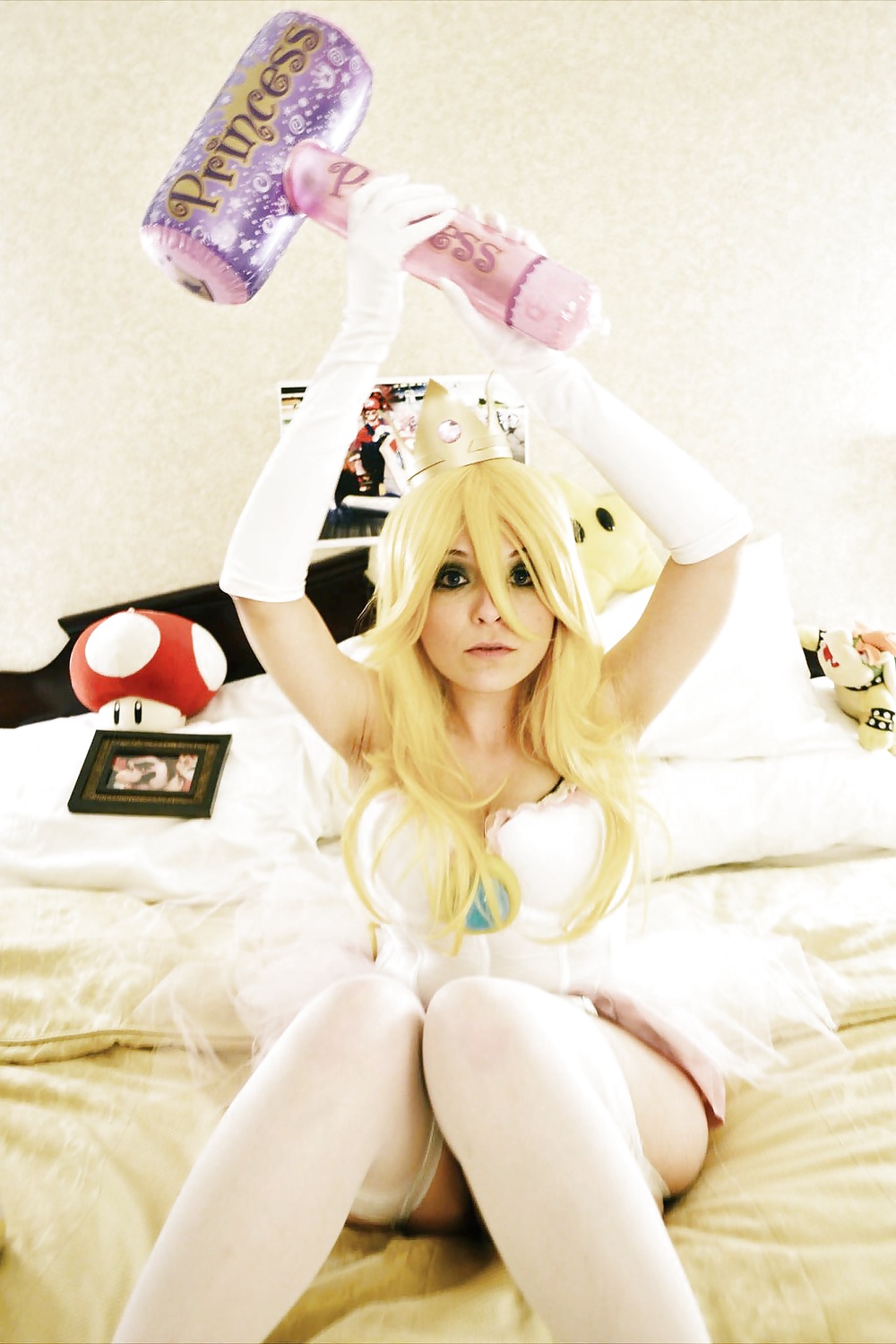 Cosplay principessa peach (nintendo) aka principessa cagna
 #32807274