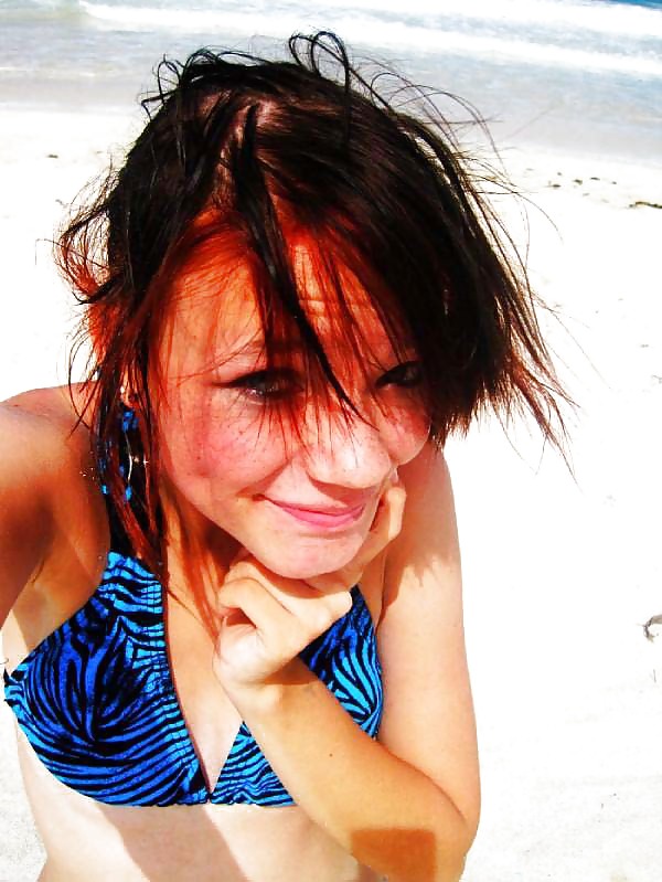 Teen se prend en photo
 #36495129