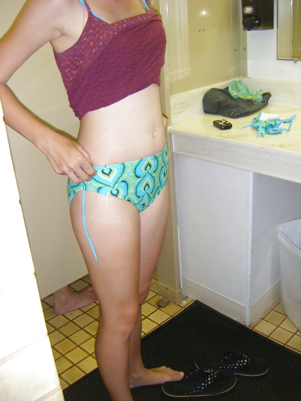 Teen se prend en photo
 #36495195