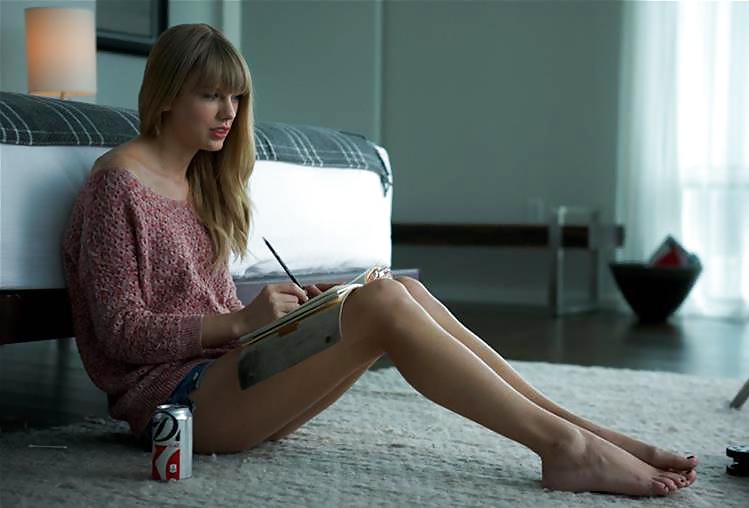 Taylor swift
 #40026491