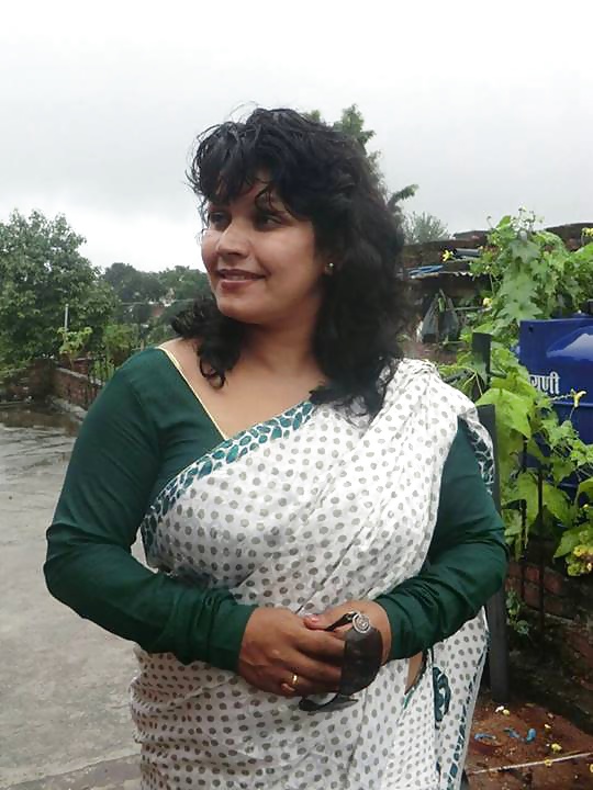 Signora ghimire (milf sexy)
 #39262696