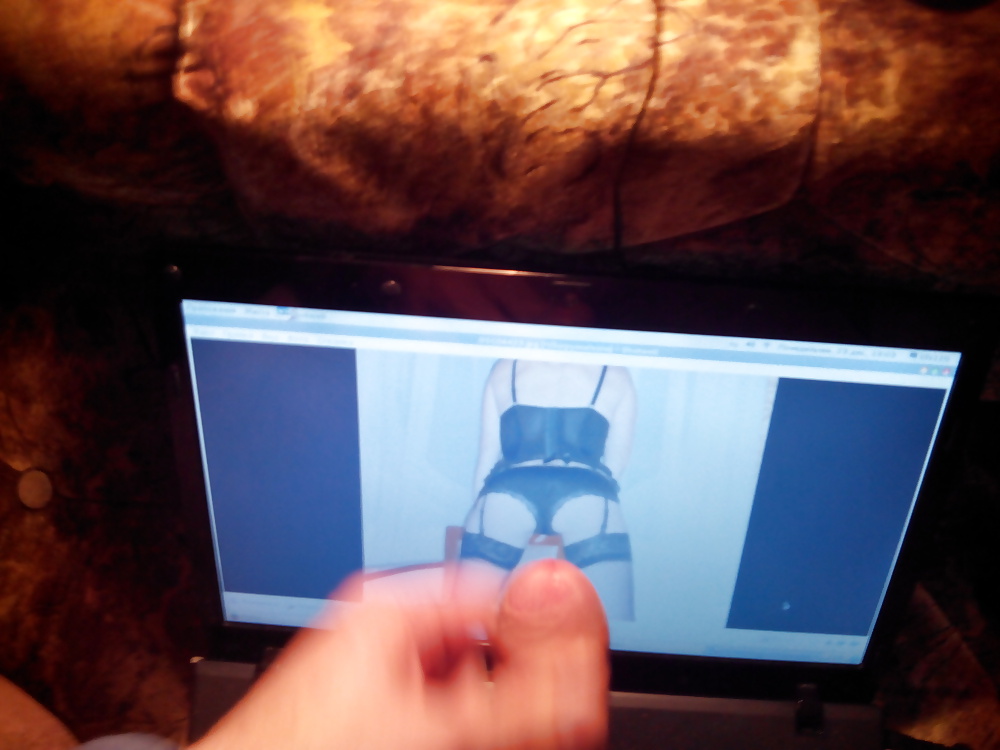 Me masturbo
 #35842750