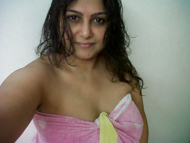 Desi hot-wives..
 #29380183