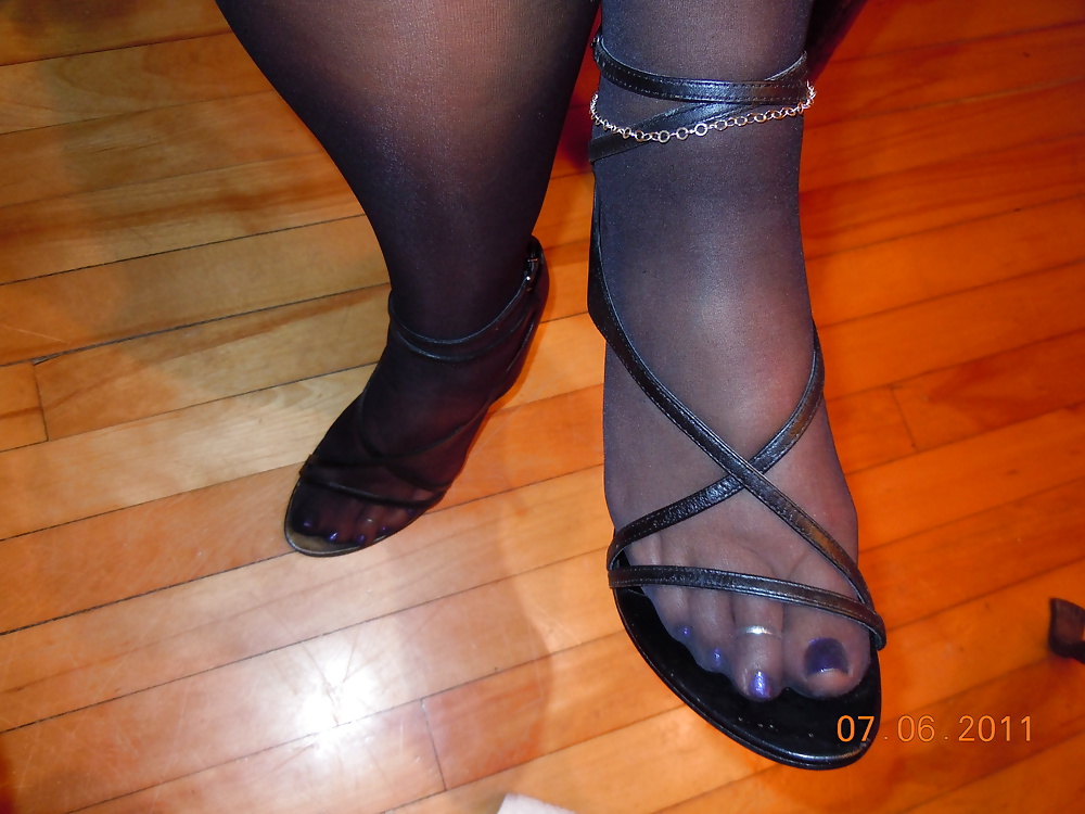 Footjob and huge cumshot on nylon feet and heels #39658601