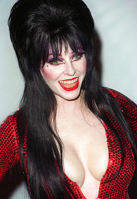 Elvira: amante desnuda de la oscuridad
 #25437003