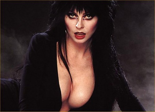 Elvira: amante desnuda de la oscuridad
 #25437008
