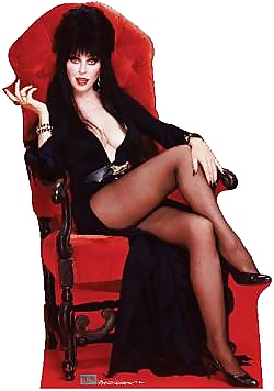 Elvira: Maîtresse Nue De L'obscurité #25437047