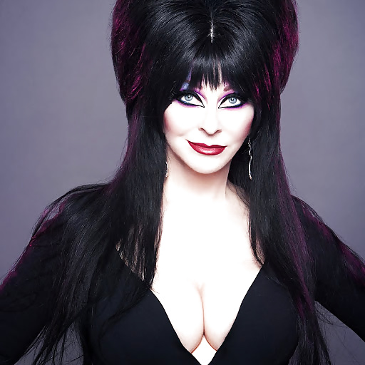 Elvira: amante desnuda de la oscuridad
 #25437078