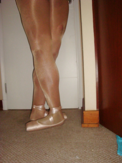 Hot ballet pointe shoes #28972834