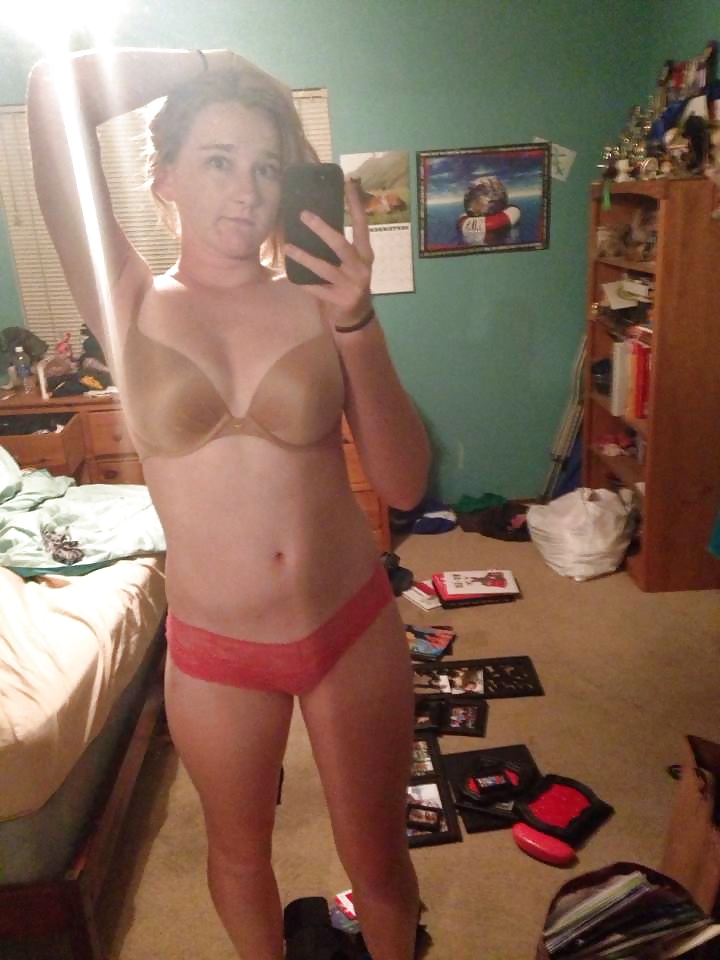 Slutty American College Teen Sarah, Showing All On KIK #28597510