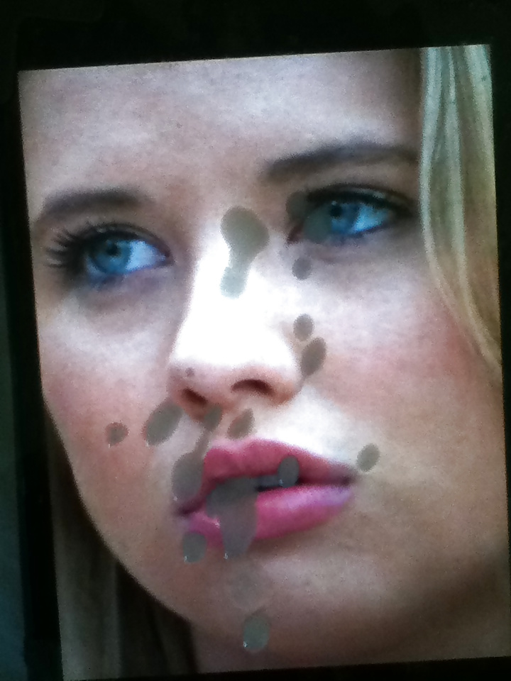 Fotos de famosas con semen
 #30917872