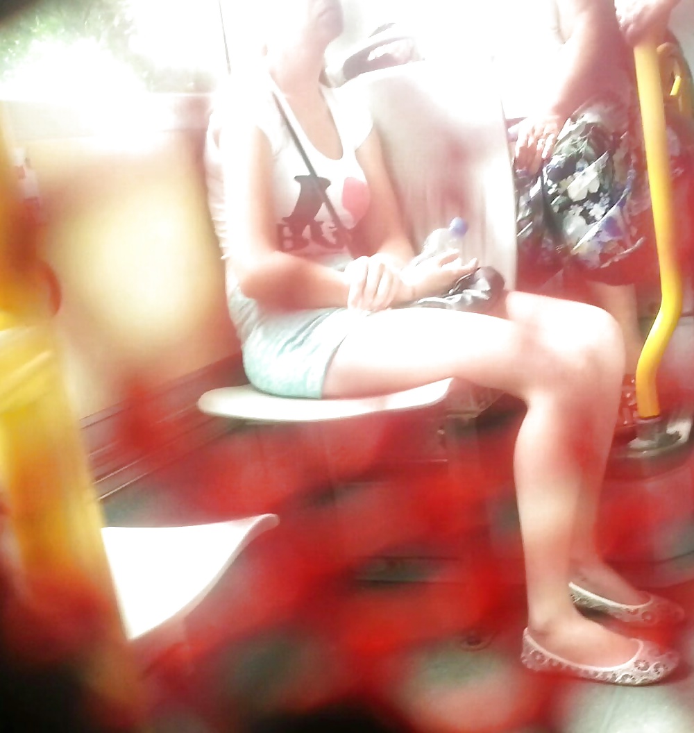 Espía viejo + joven en autobús y tranvía rumano
 #29824738