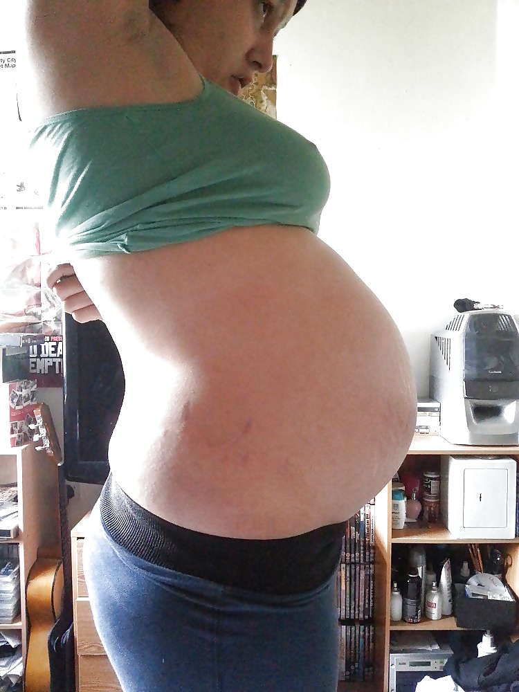 Emily b enceinte - incinta
 #29364143