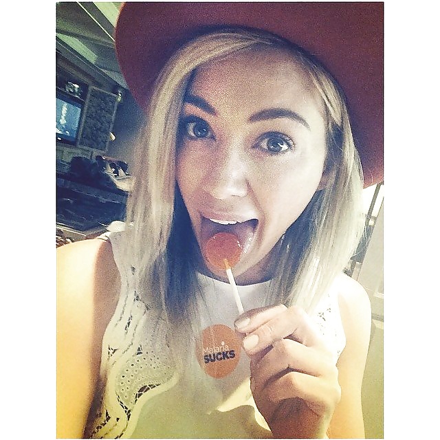 Hilary duff
 #27520893