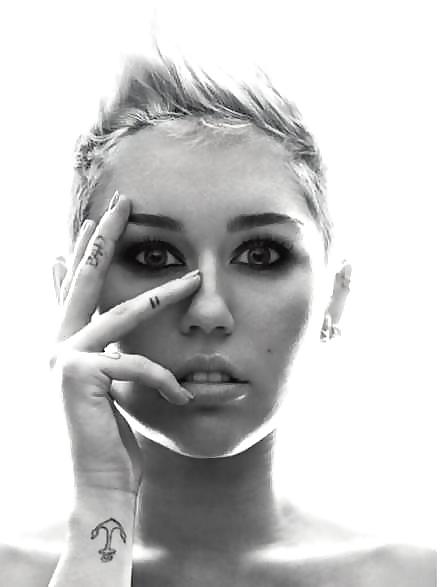 Miley cyrus
 #23038382
