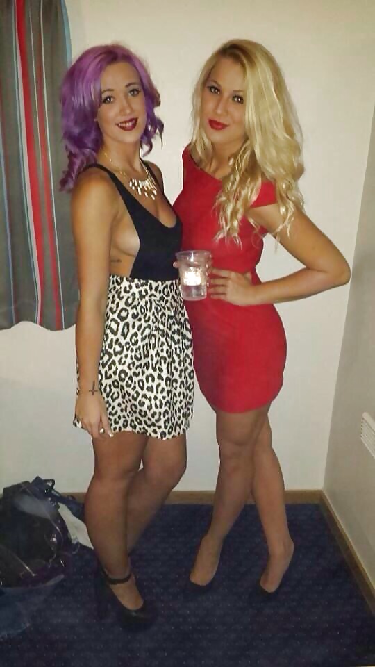 Calientes en vestidos 2
 #39362412