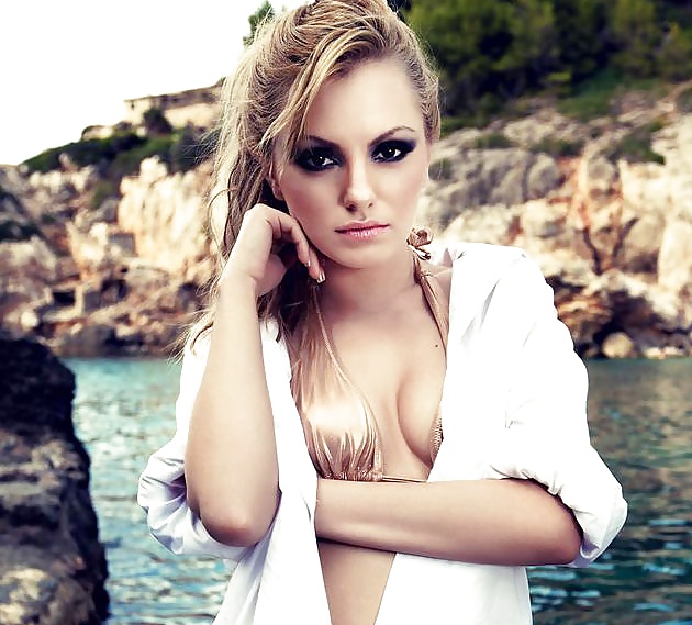 Alexandra stan
 #27779430