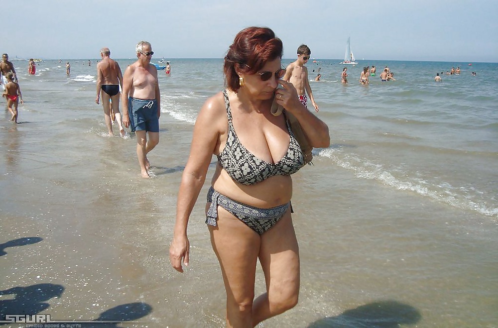 Spiaggia matura davvero donna! commento
 #29681194