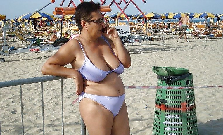 Spiaggia matura davvero donna! commento
 #29681200