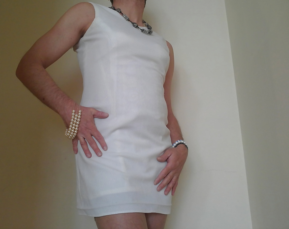 Sexy vestido blanco, medias y lencería blanca caliente
 #35290608