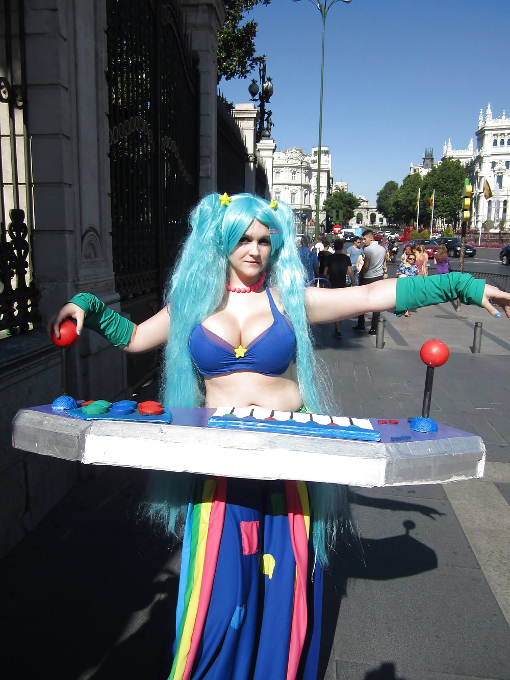 積み上げられたコスプレ・キューティー
 #30202401
