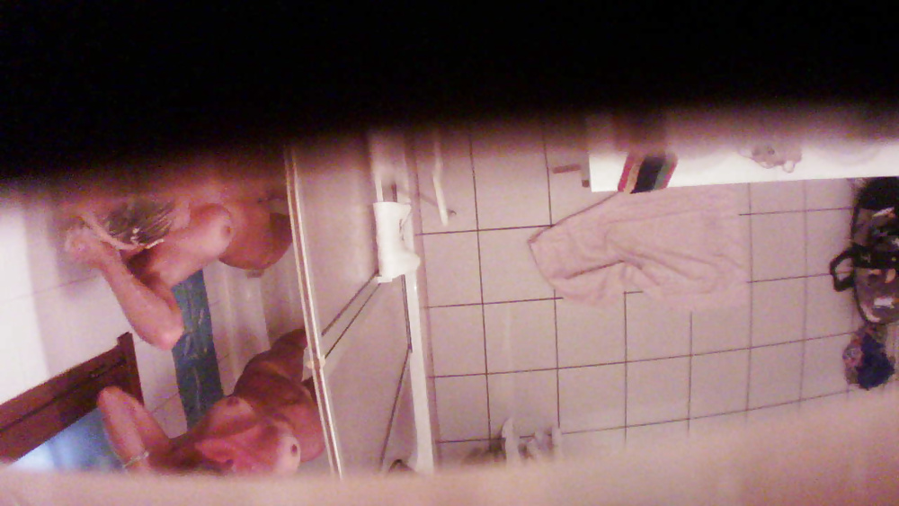 Cam nascosta - cugini in bagno
 #31186624
