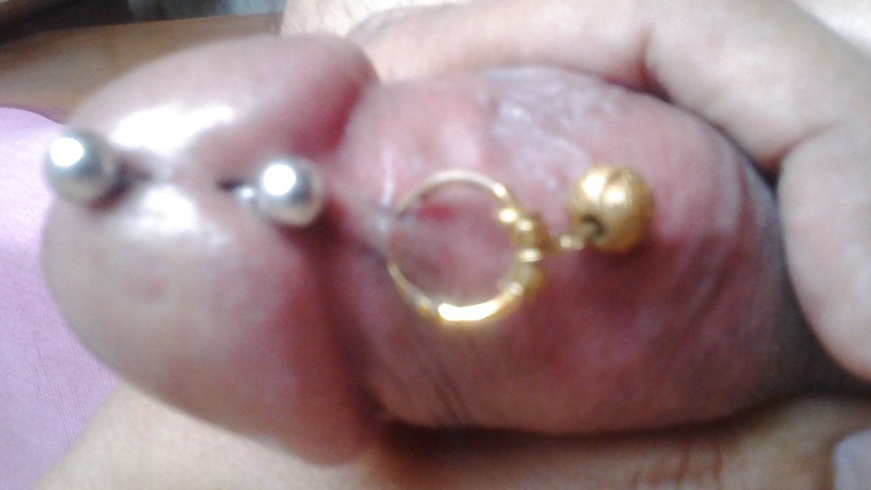 Sonando con pico de diente y bastoncillos para los oídos 
 #23417089