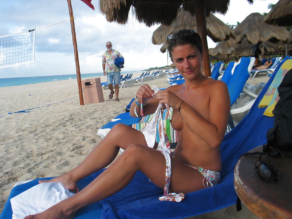 Esposa madura
 #37089846