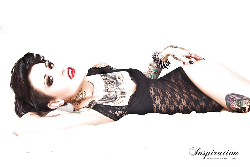 Tatoo-models
 #37302099