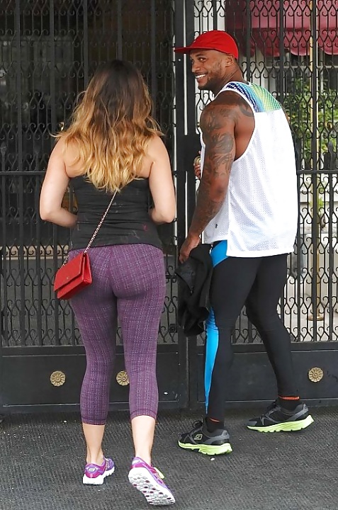 Kelly Brook Sexy Gym Outfit!! #30049570