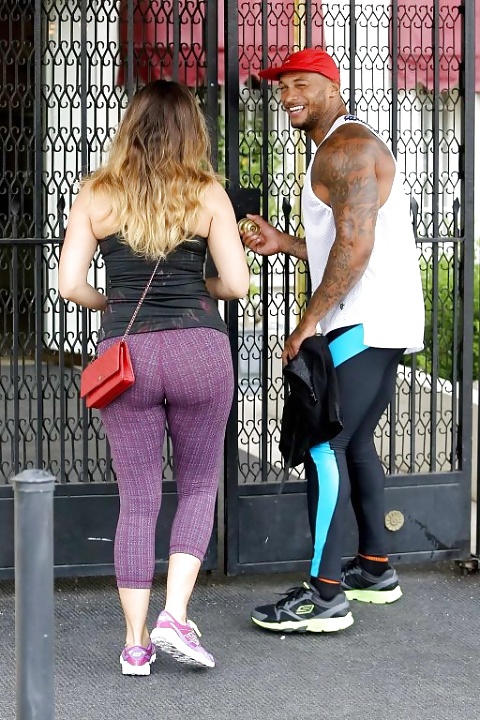 Kelly Brook Sexy Gym Outfit!! #30049575