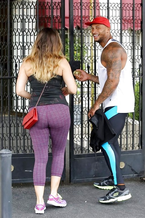 Kelly Brook Sexy Gym Outfit!! #30049581