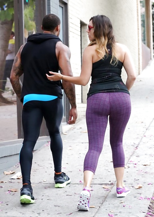 Kelly Brook sexy gym outfit!
 #30049633