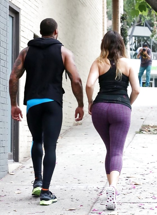 Kelly Brook Sexy Gym Outfit!! #30049638