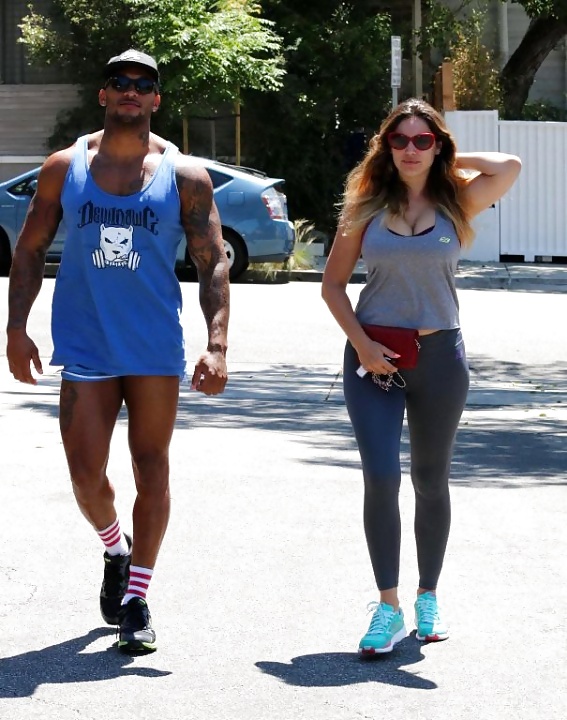 Kelly Brook Sexy Gym Outfit!! #30049654