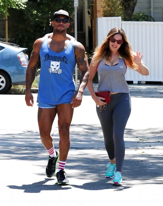 Kelly Brook Sexy Fitnessstudio Outfit !! #30049663