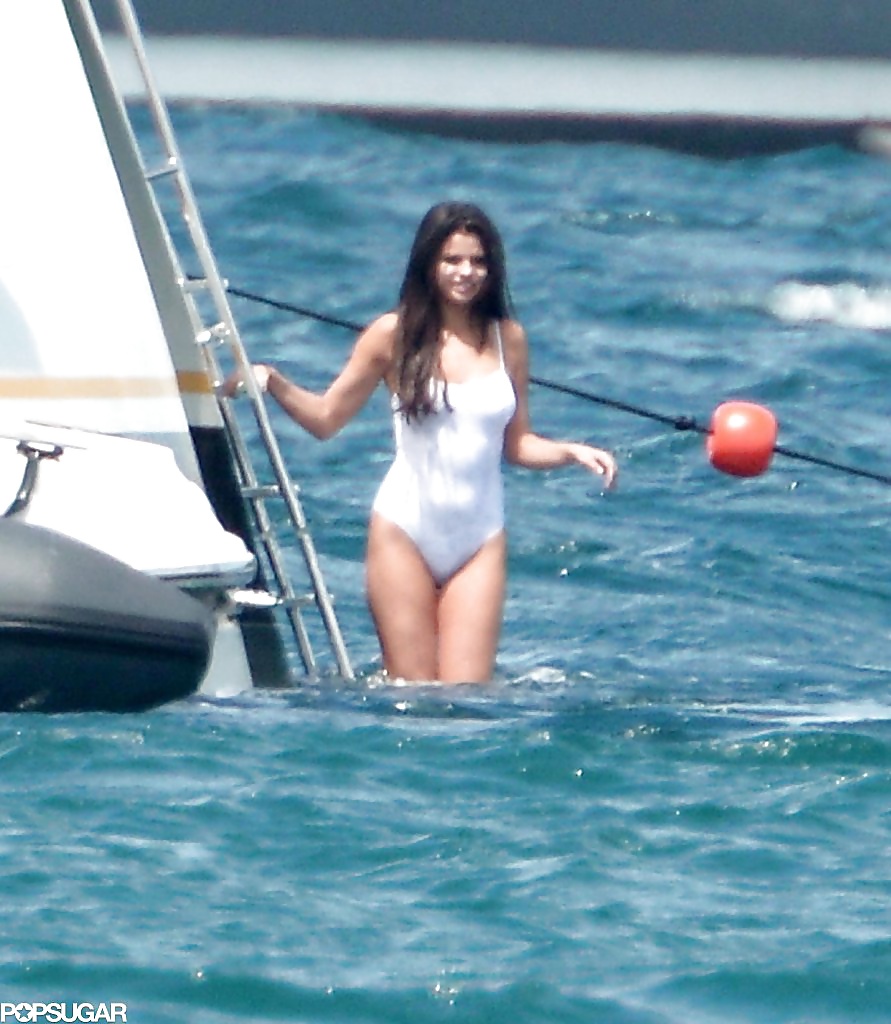Selena Gomez - Perfect Ass in a Swimsuit #39185819