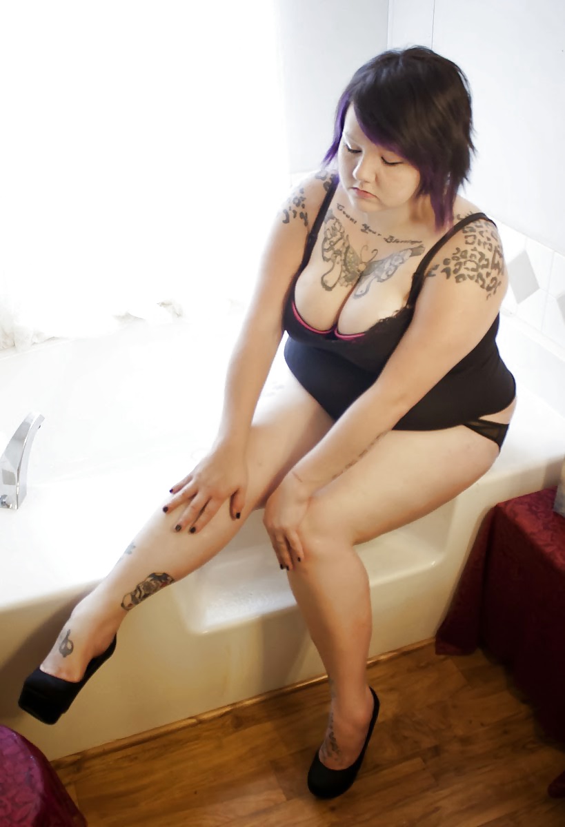 Gorgeous BBW! Short Purple Hair & Tats - Bath Time #39407711