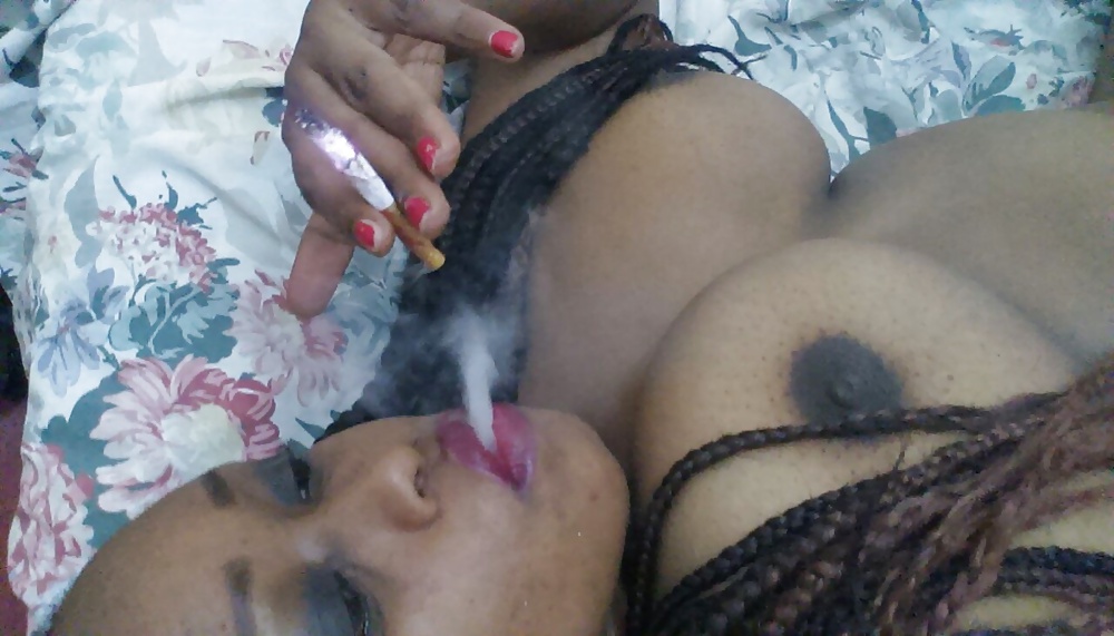 Chubby Kenian Aisha smokes #40614274