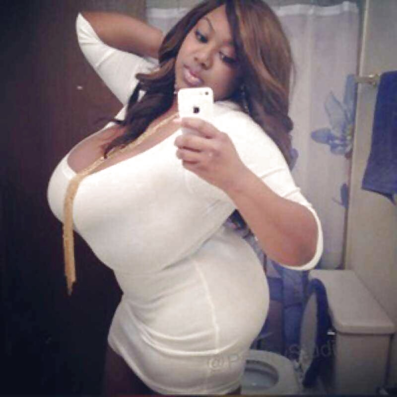 I love her tits ibstroking!!!!!!!
 #40984864