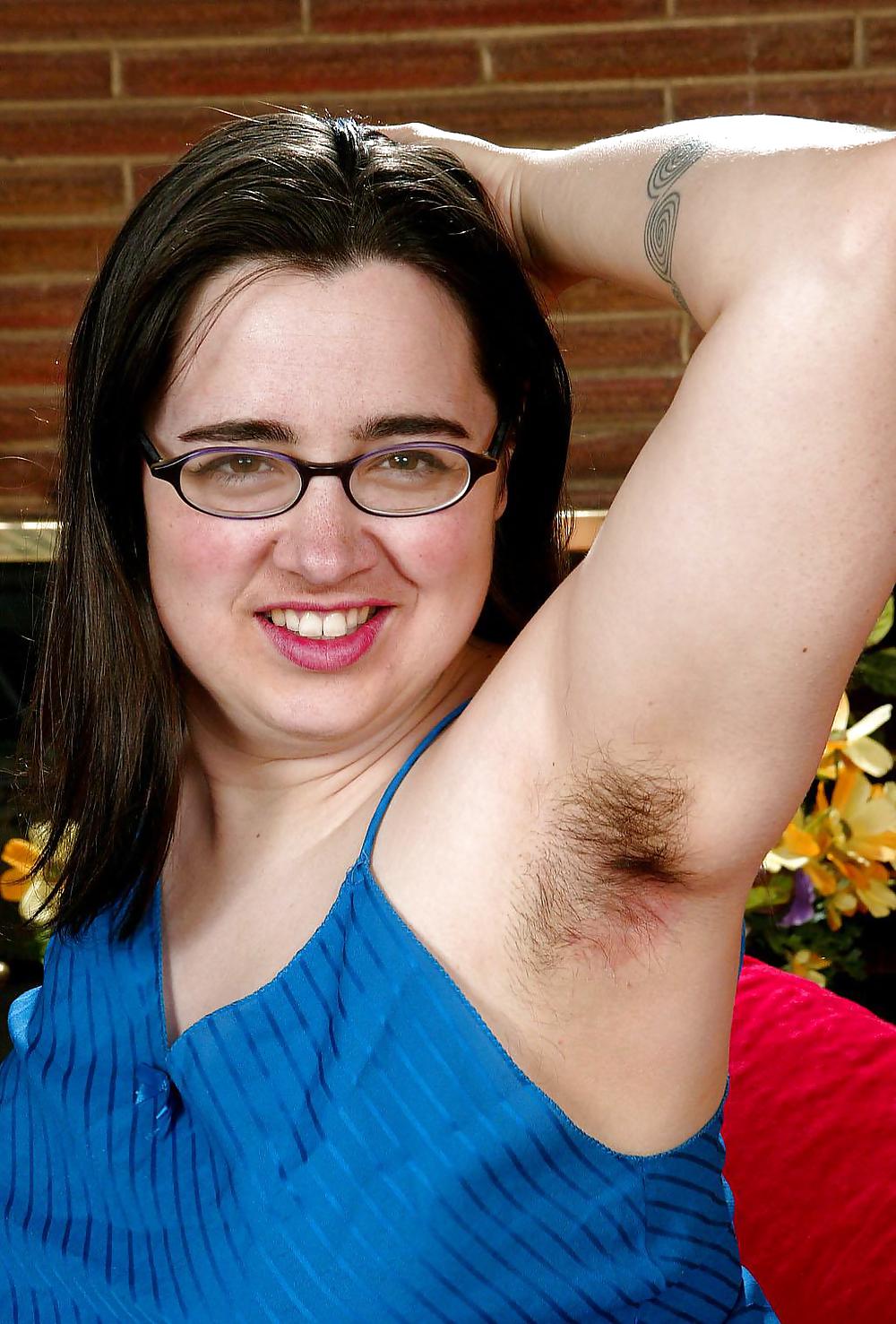 Miscellaneous girls showing hairy, unshaven armpits 5 #35783507