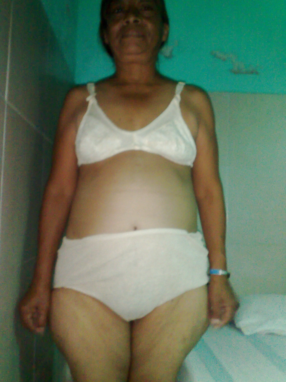 Mrs rosicleia 63 yo is a poor lady
 #39631440