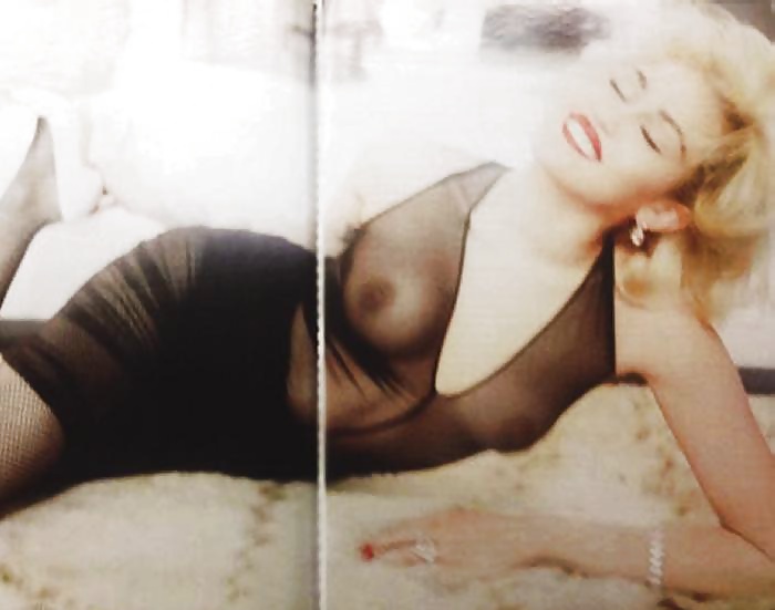 Miley cyrus -topless
 #26835136